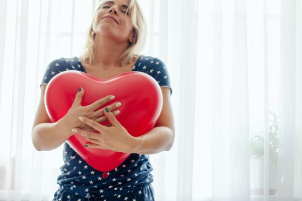 Menopauza și colesterolul: de ce valorile se pot modifica după scăderea estrogenului