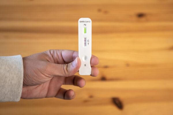Test rapid pozitiv, apoi negativ: de ce rezultatele pot fi diferite
